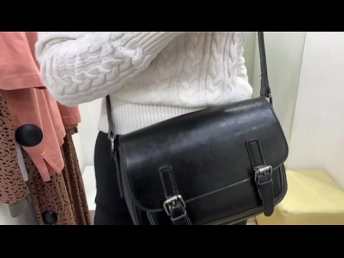 ❤️ Javna masturbacija mlade kurbe FeralBerry z dildom v garderobi ❤️❌ Sex video pri nas ❤